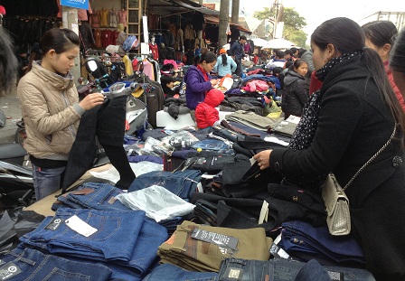 Tiểu thương chợ Tân Thanh "xả hàng" về quê ăn tết sớm